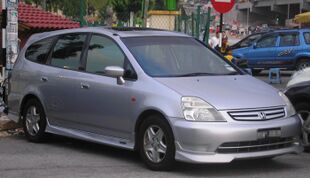 Honda Stream (first generation) (front), Serdang.jpg