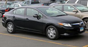 2012 Honda Civic Hybrid (US), front right.jpg