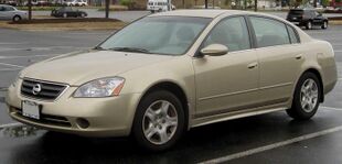 2002-2004 Nissan Altima 2.5S (cropped).jpg
