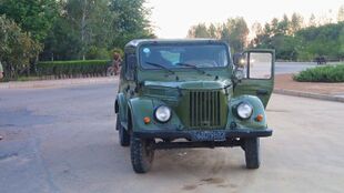 Old jeep, at Sariwon DPRK (14015033988).jpg
