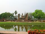 Temple et lac Thailande.JPG