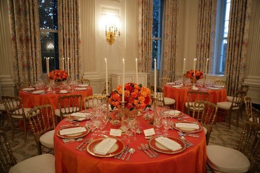 File:White House dinner table settings Reagan china.jpg
