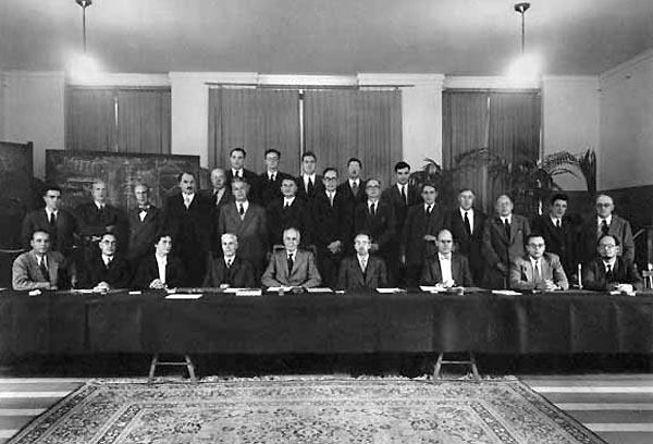 File:Solvay conference 1951 g.jpg