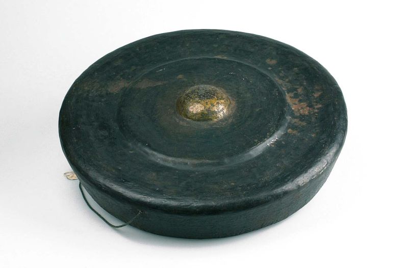 File:COLLECTIE TROPENMUSEUM Gong (gamelan instrument) Kempul TMnr 4423-2.jpg