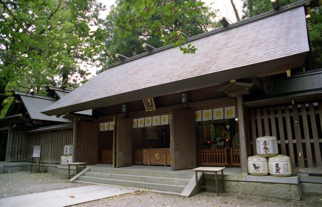 File:Amanoiwato-west-shrine.jpg