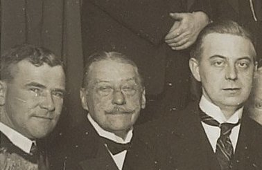 File:Prof. Dr. Gilles Holst (1886-1968), Jhr. Mr. P. Teding van Berkhout (1865-1935), Prof. Dr. Balthasar van der Pol (1889-1959). Gouden promotiefeest Lorentz 1925 (cropped).jpg