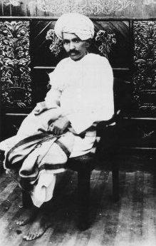 File:Gandhi Kheda 1918.jpg
