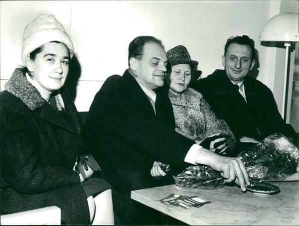 File:Nicolay Basov and Aleksandr Prokhorov with wives 1964.jpg