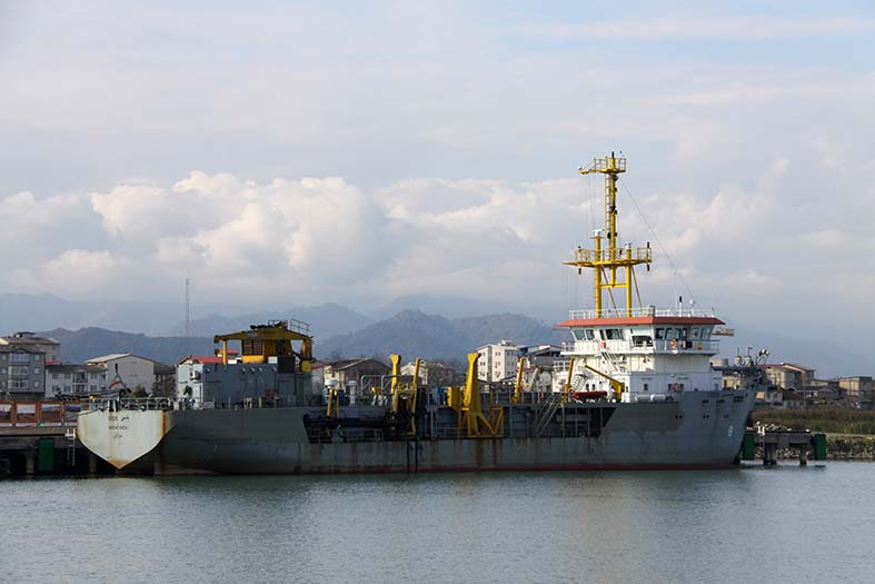 File:Ship Astara Port.jpg