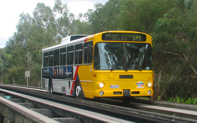 File:Mercedes-Benz O 305 on guided busway in Adelaide.jpg