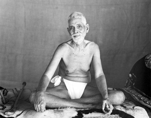 File:Sri Ramana Maharshi - Sitting - G. G Welling - 1948.jpg