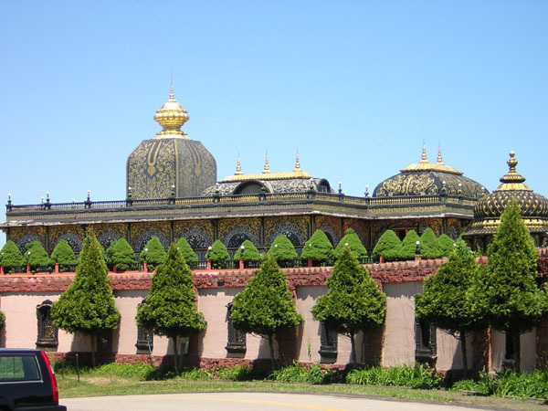 File:Prabhupada's Palace of Gold at New Vrindaban.jpg