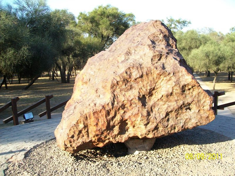 File:Campo del Cielo meteorite, El Chaco fragment, N.jpg
