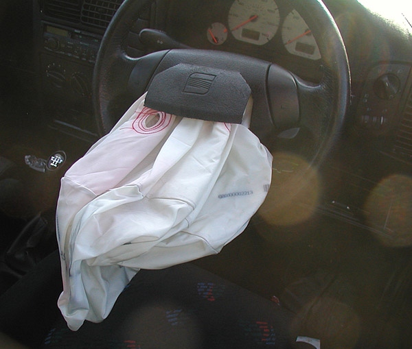 File:Airbag SEAT Ibiza.jpg