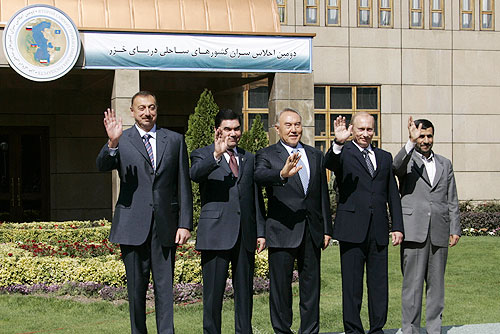 File:Vladimir Putin in Iran 16-17 October 2007-9.jpg