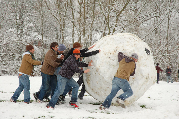 File:Giant snowball Oxford.jpg