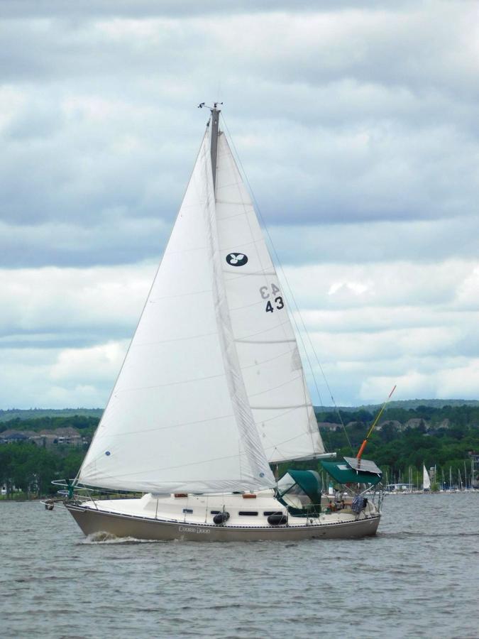 ontario 32 sailboat review