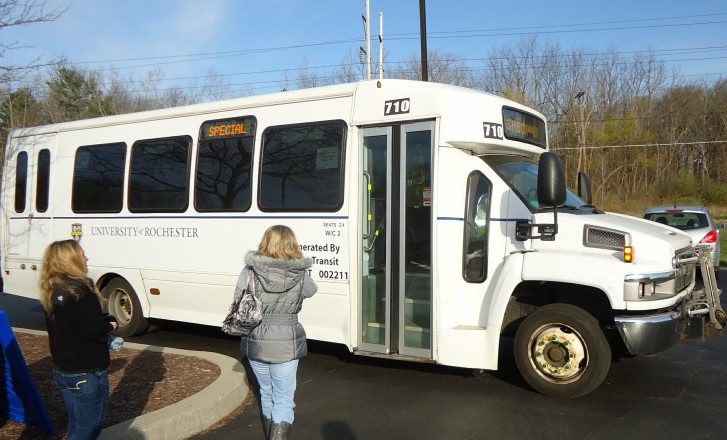 File:Shuttle bus at the University of Rochester.jpg