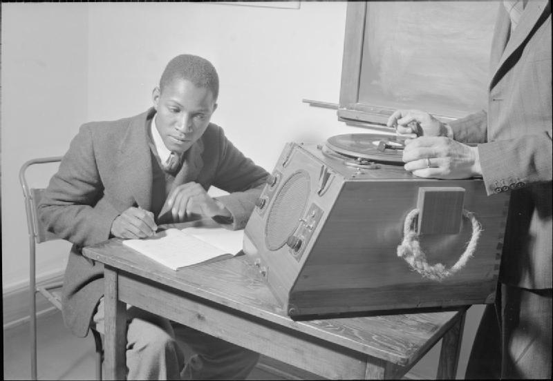 File:Colonial Students in Great Britain- Students at the School of Oriental and African Studies, London, England, UK, 1946 D29302.jpg