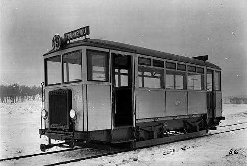 File:Bensinmotorvagn. Trafikerade linjen 19, Karlaplan - Frihamnen 1924 - 1929.JPG