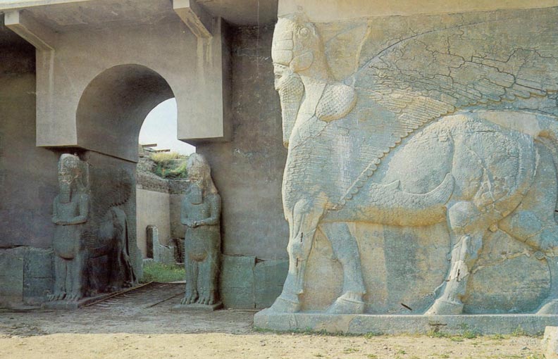 File:Iraq; Nimrud - Assyria, Lamassu's Guarding Palace Entrance.jpg
