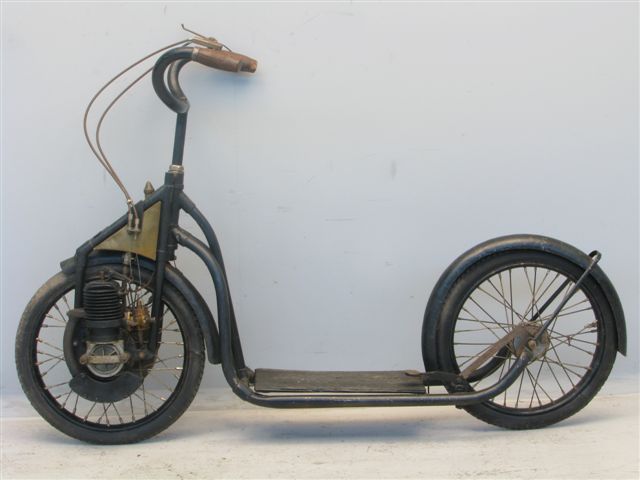 File:Austro Motorette 82 cc two stroke 1922.jpg