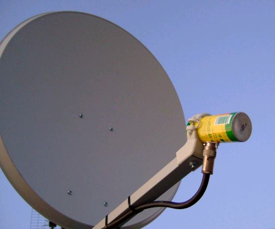 File:5ghz cantenna as satellite dish feed-horn.JPG