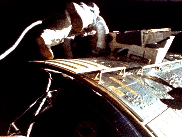 File:Apollo 15 Al Worden during EVA.jpg