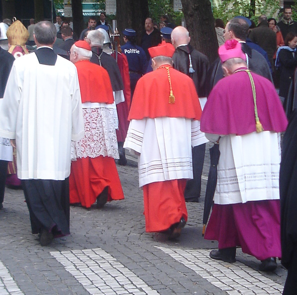 File:Cardinals and bishops in Bruges escorted by police.jpg