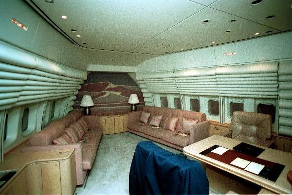 File:President's private cabin aboard Air Force One.jpg