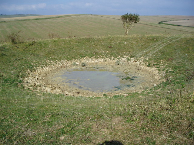 File:Mile Oak Dew Pond - geograph.org.uk - 586363.jpg