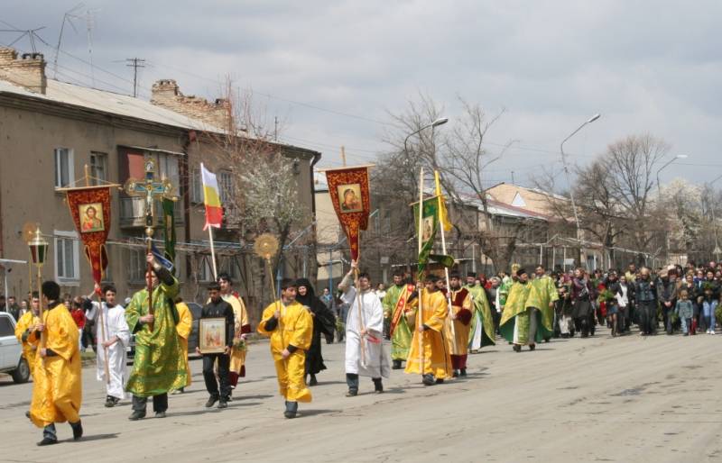 File:Palm Sunday procession in Tskhinvali.jpg