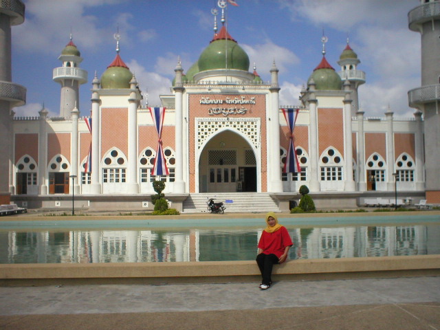 File:Pattani mosque.jpg
