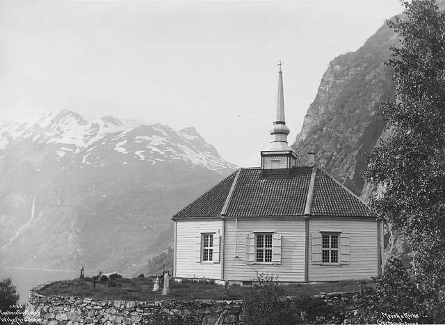 File:Geiranger kyrkje Wilse 1905.jpeg
