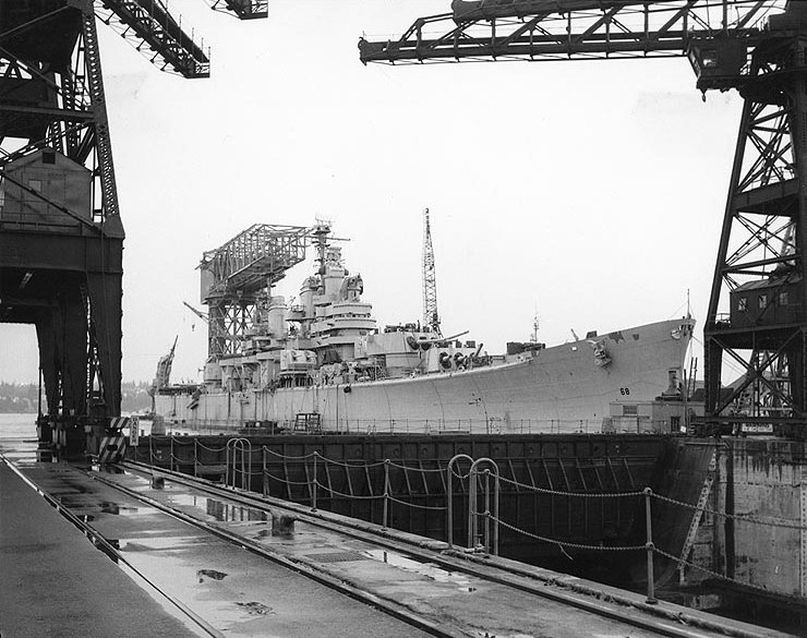 File:USS Baltimore (CA-68) being reactivated at the Puget Sound Naval Shipyard, in 1951 (NH 98241).jpg