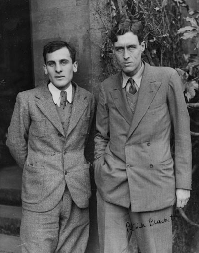 File:Giuseppe ('Beppo') P.S. Occhialini (1907–1993) and Patrick M.S. Blackett (1897–1974) in 1932 or 1933.png
