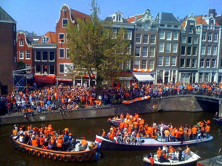 File:Amsterdam's Canals.jpg