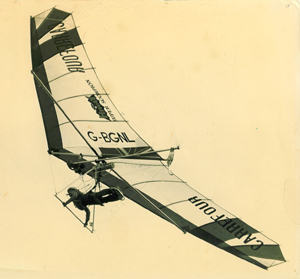 File:Foot-launched powered hang glider (1979).jpg
