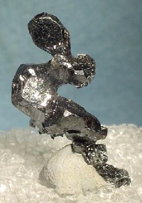 File:Acanthite-180757.jpg