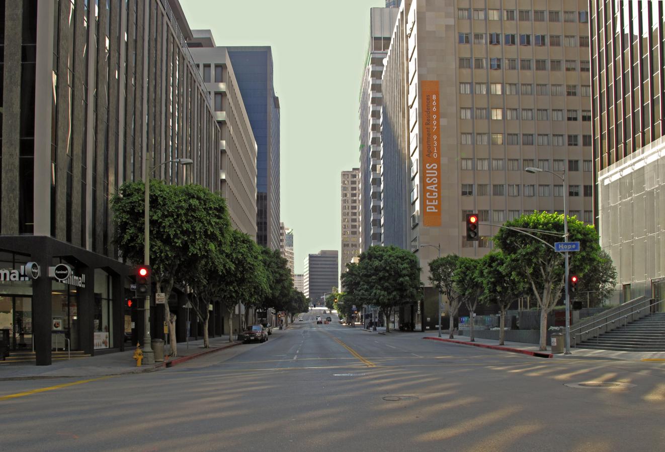 File:Wilshire Boulevard at Hope Street, downtown Los Angeles ...