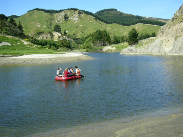File:Rafting on Akitio River 2005.JPG