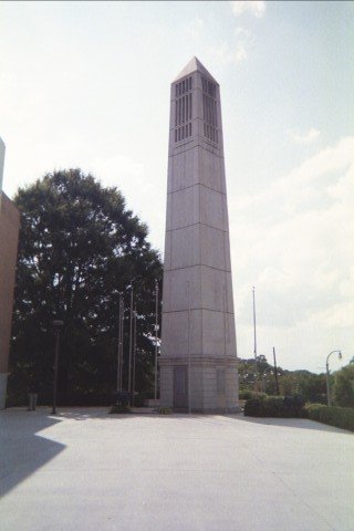 File:Morehouse College Obelisk.jpg