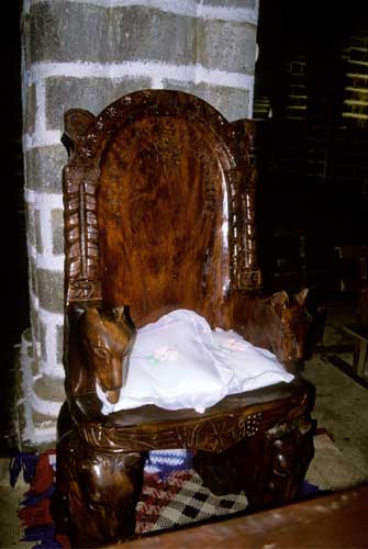 File:Throne in Mata-Utu.jpg