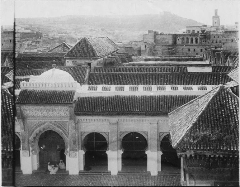 File:Mosquée Karaouine - Mosquée Karaouine, les toits - Fès - Médiathèque de l'architecture et du patrimoine - AP62T089272.jpg
