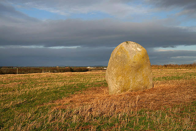 File:The Lochmaben Stone - geograph.org.uk - 1055490.jpg