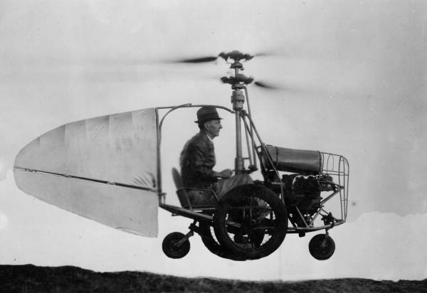 File:Jess Dixon in his flying automobile.jpg
