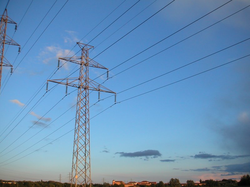 File:Electric transmission lines.jpg