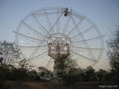File:GMRT antenna at sunset.jpg