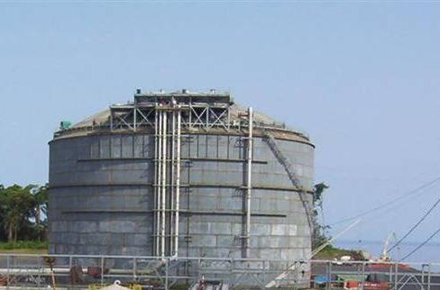 File:LNG storage tank at EG LNG 20070709.jpg