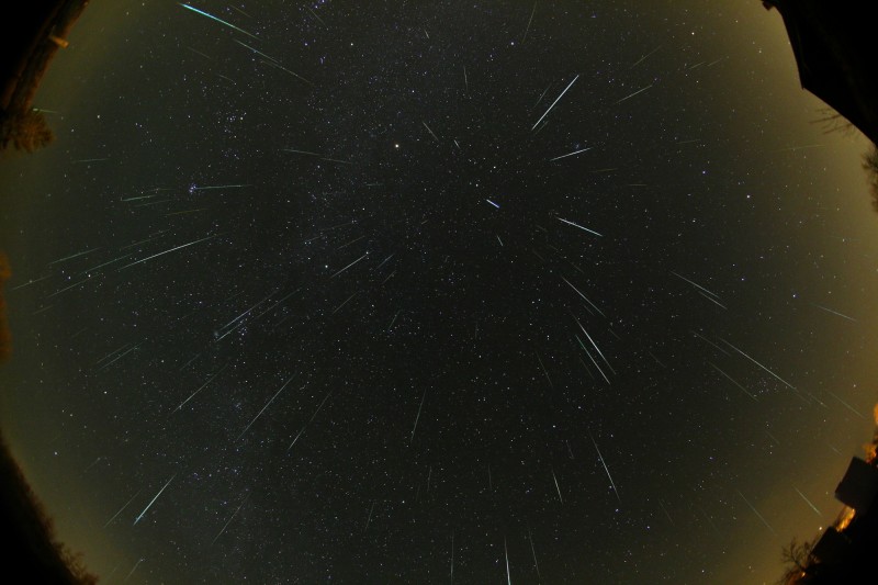 File:Geminidák meteorraj maximuma 2007-ben.jpg